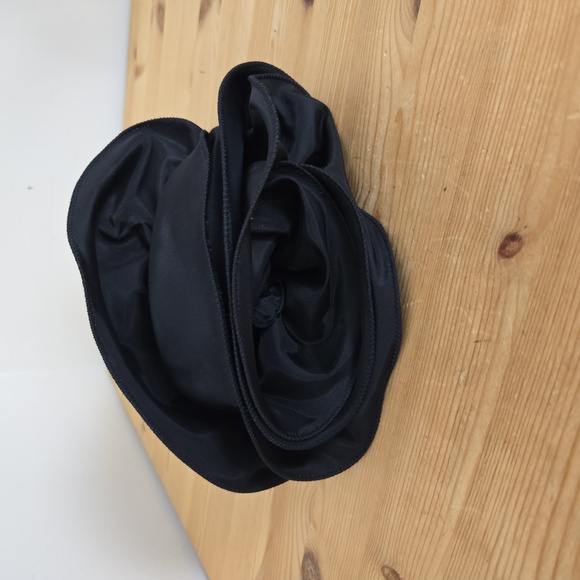 Vintage Whittall & Javits Black Velvet Satin Rosette Bow Pillbox Hat - Picture 7 of 12